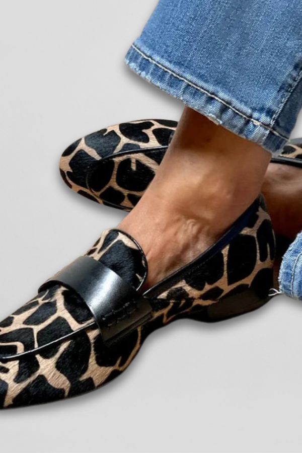 Mocassim com padrão feito à mão