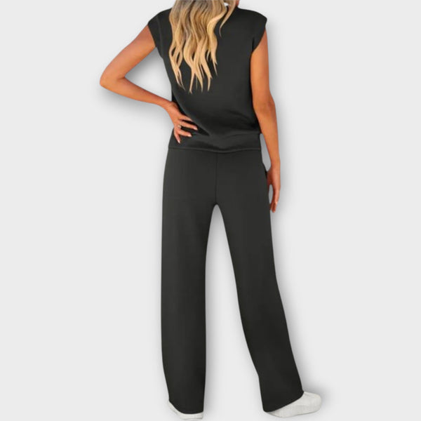 Conjunto de Blusa Sem Mangas e Calça com Cordão