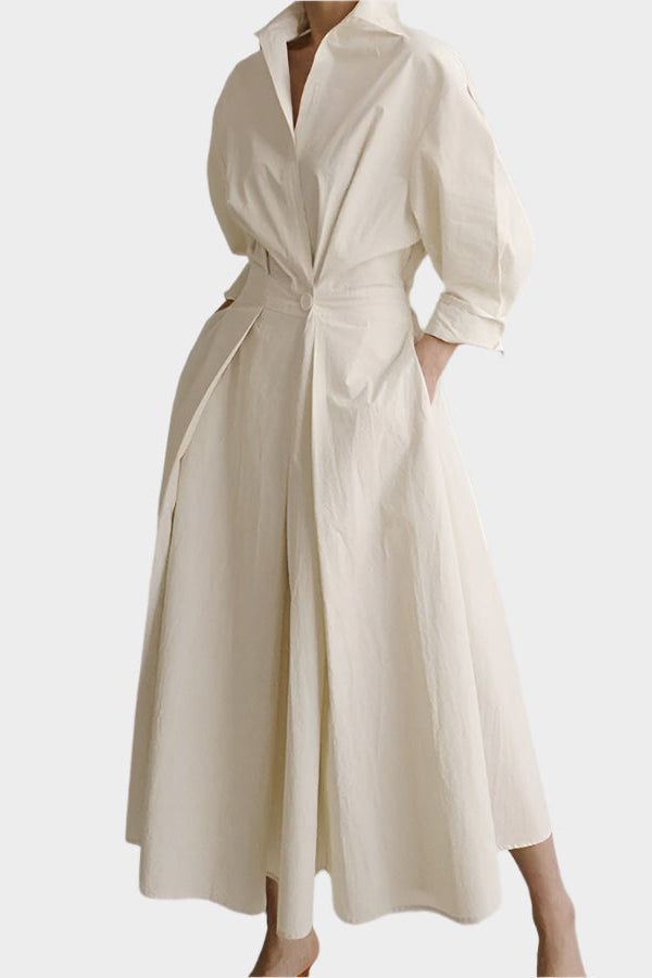 Vestido elegante evasê com gola polo