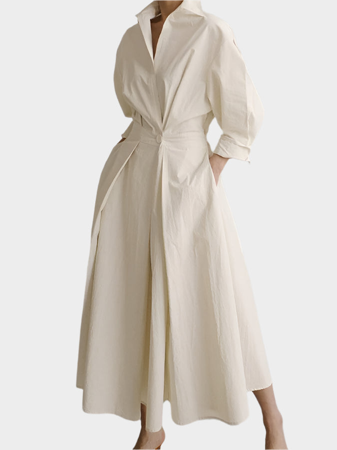 Vestido elegante evasê com gola polo