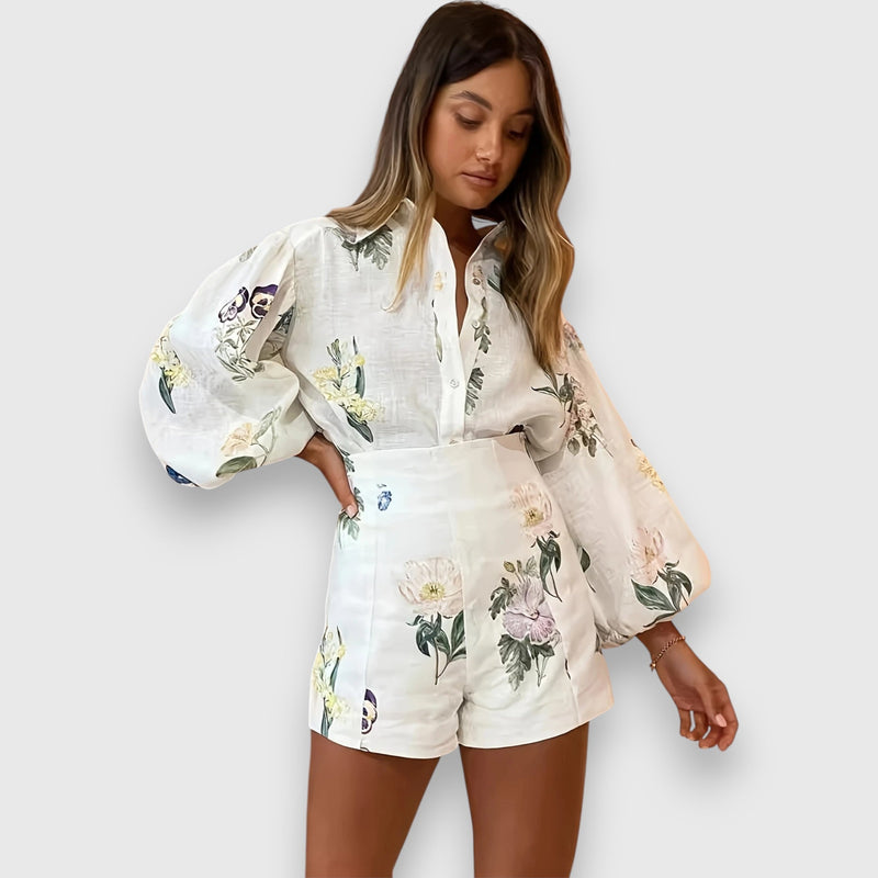 Conjunto de duas peças com padrão floral vibrante
