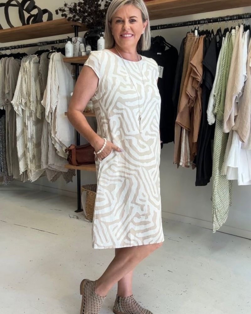 Nelia - Vestido de verão com decote redondo e estampa bonita