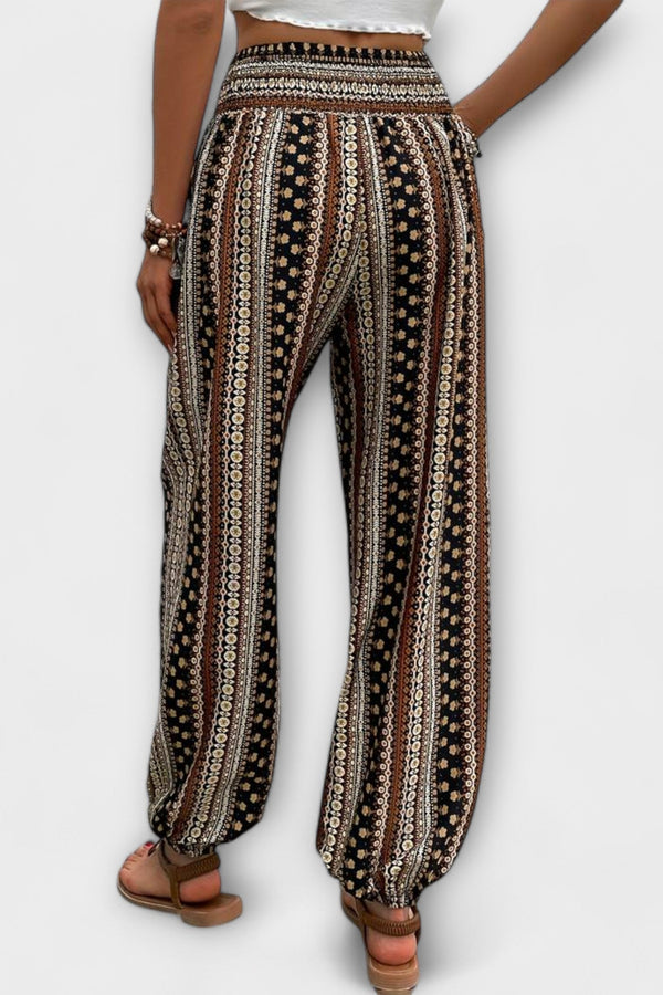 Calças com Design Etnográfico