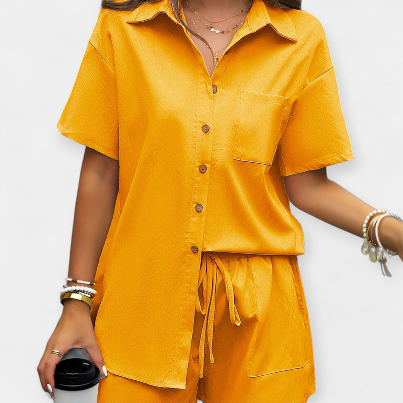 Conjunto confortável com camisa e shorts