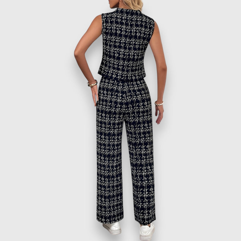 Conjunto de duas peças com decote em V e calças combinando