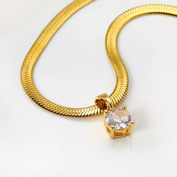 Colar Elegante com Pingente de Strass | Dourado