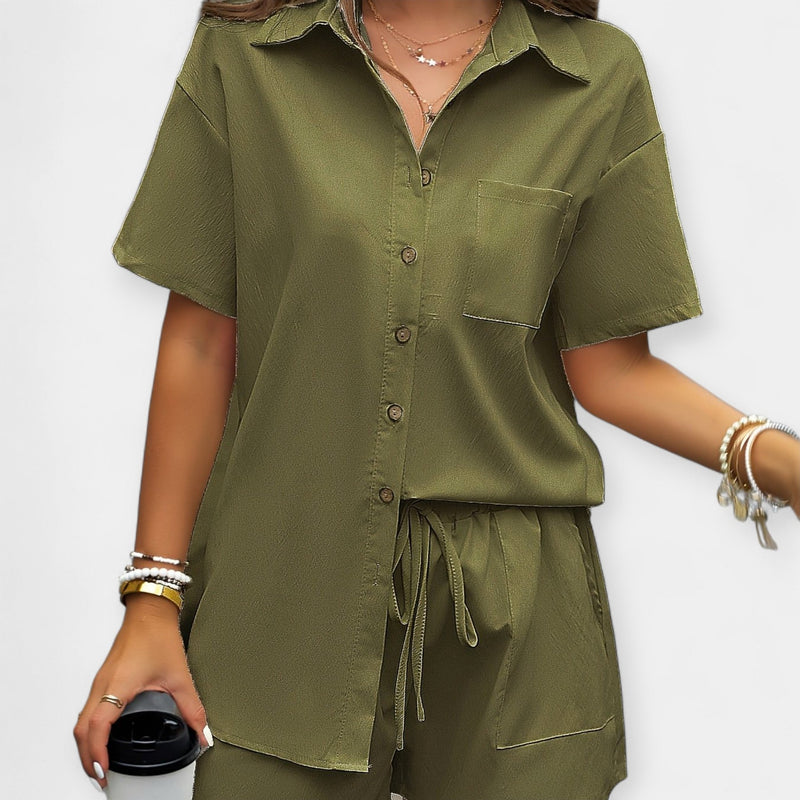 Conjunto confortável com camisa e shorts