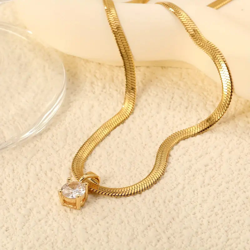 Colar Elegante com Pingente de Strass | Dourado