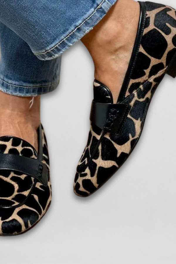 Mocassim com padrão feito à mão