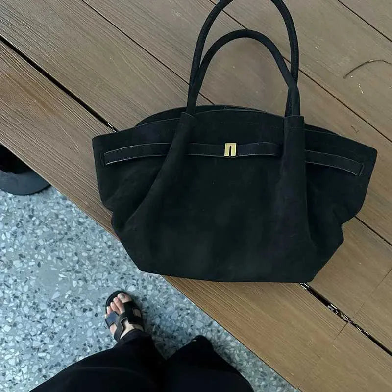 Riley™ - Bolsa Pequena de Couro Camurça para Axila