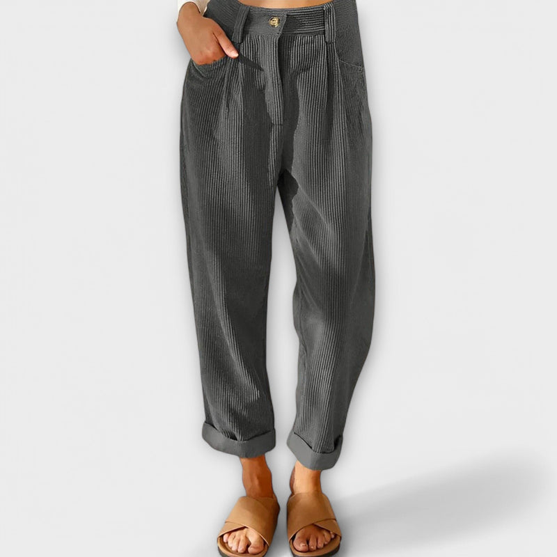 Jeans modernos com cadarços contemporâneos