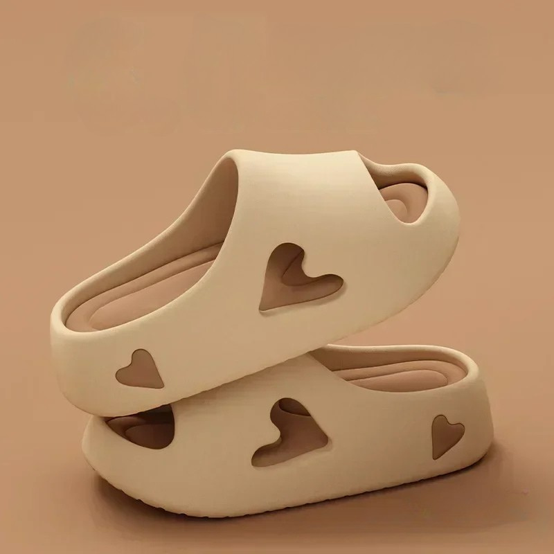 Ellery | Chinelo Fofo de Coração