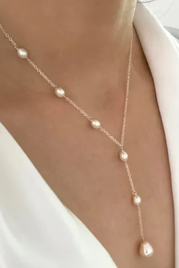 Pingente de Rubi Elegante e Colar de Pérolas