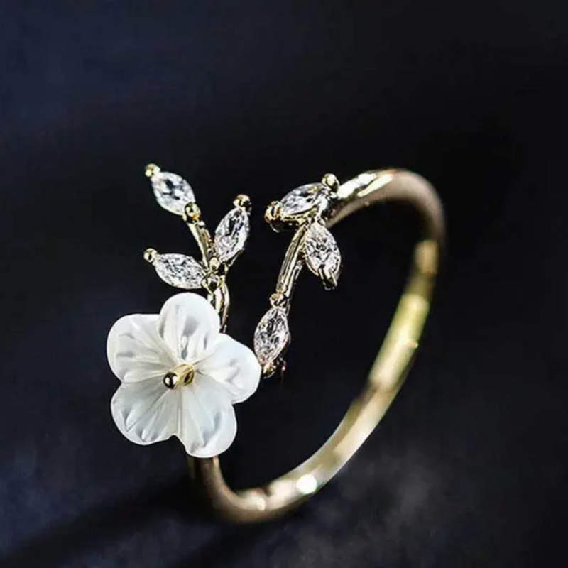 ANEL DE ZIRCÔNIA FLOR BRANCA DESLUMBRANTE