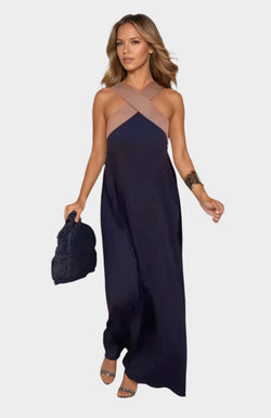 Vestido Elegante com Decote Aberto