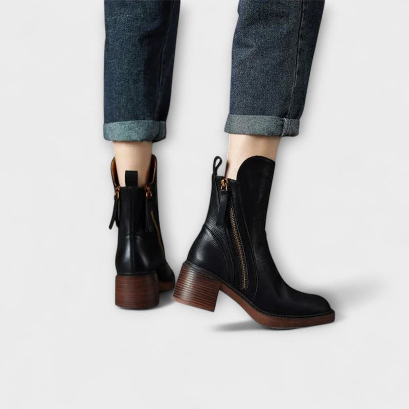 Milana - Botas de Couro com Salto Médio