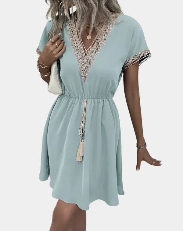 Vestido Boho Romântico com Cinto e Decote em V