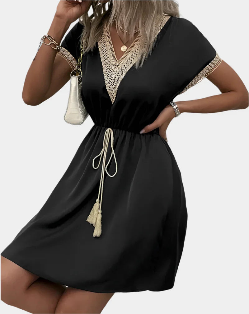 Vestido Boho Romântico com Cinto e Decote em V