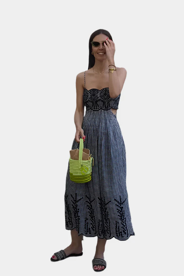 Vestido com padrão xadrez tradicional