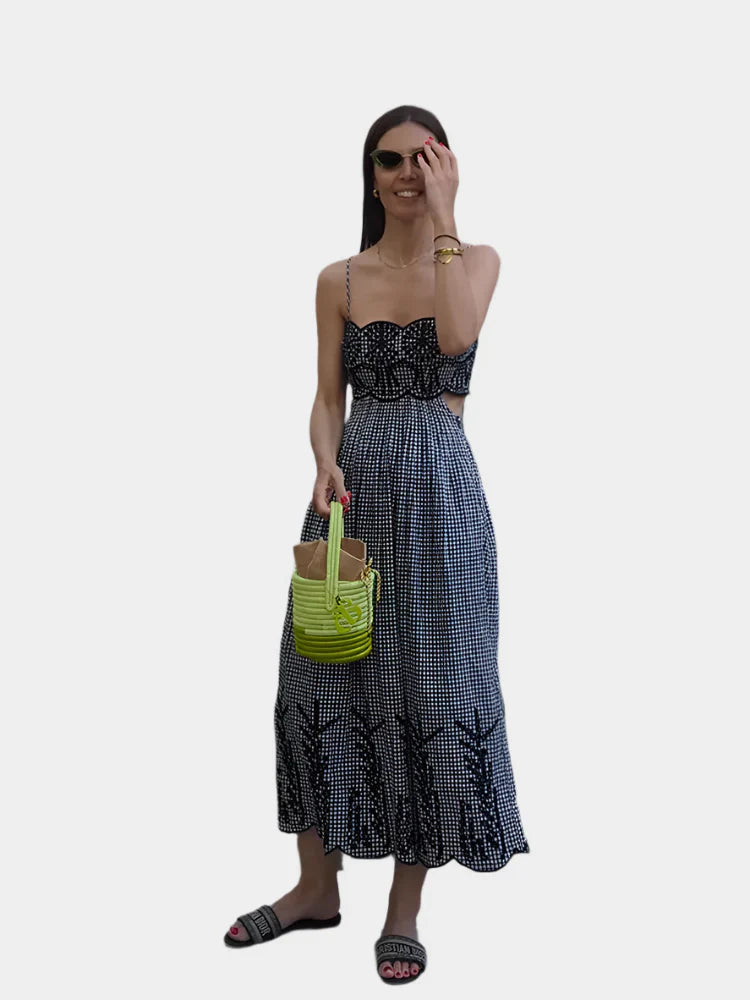 Vestido com padrão xadrez tradicional