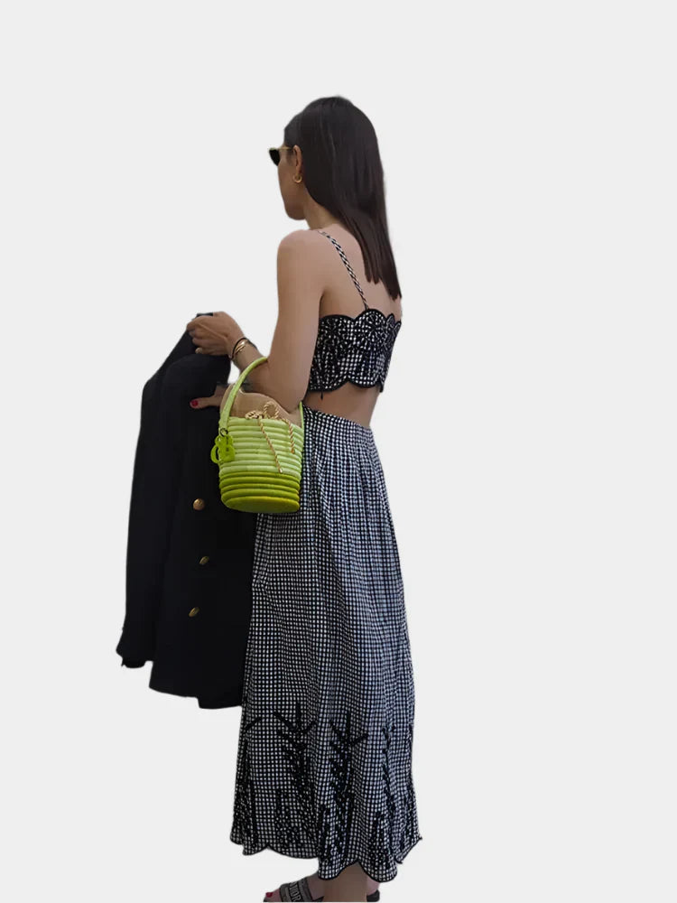 Vestido com padrão xadrez tradicional