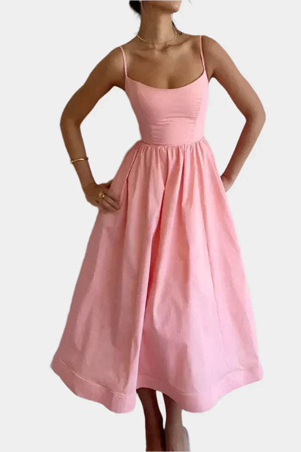 Vestido com faixa larga e macia de cetim
