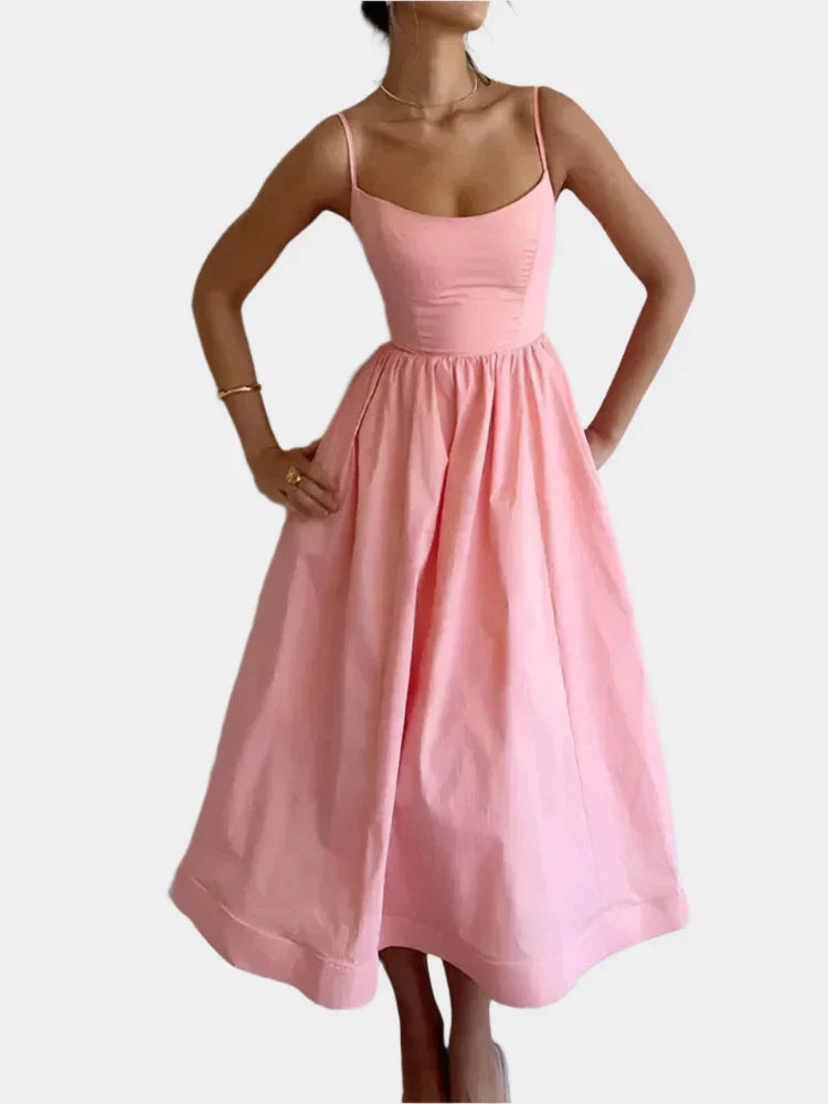 Vestido com faixa larga e macia de cetim