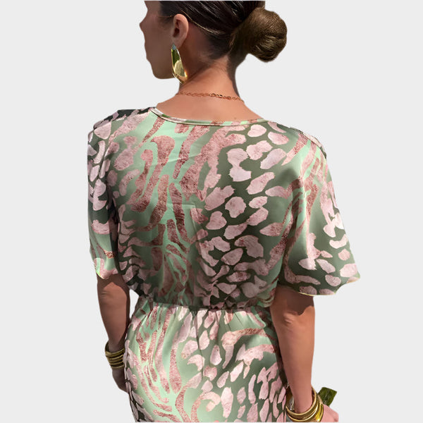 Vestido com Textura Brilhante