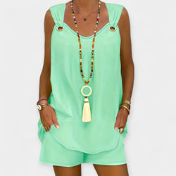 Conjunto de Blusa Sem Mangas e Shorts