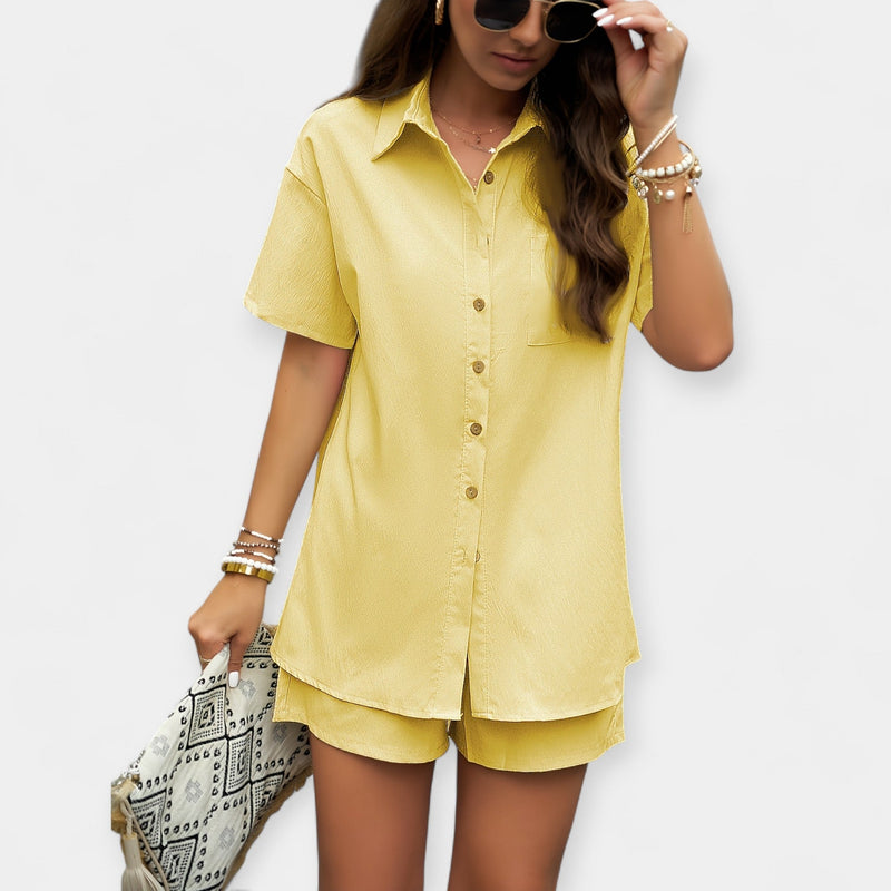 Conjunto confortável com camisa e shorts