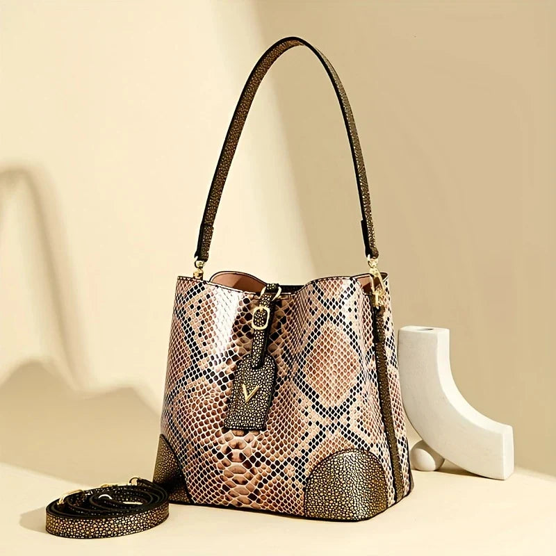 Addison™ - Bolsa Elegante com Estampa de Cobra
