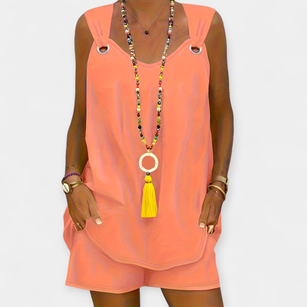 Conjunto de Blusa Sem Mangas e Shorts