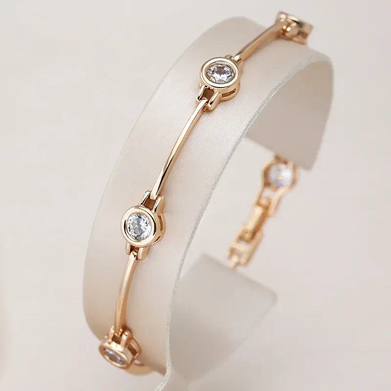 Pulseira elegante com zircônias em ouro