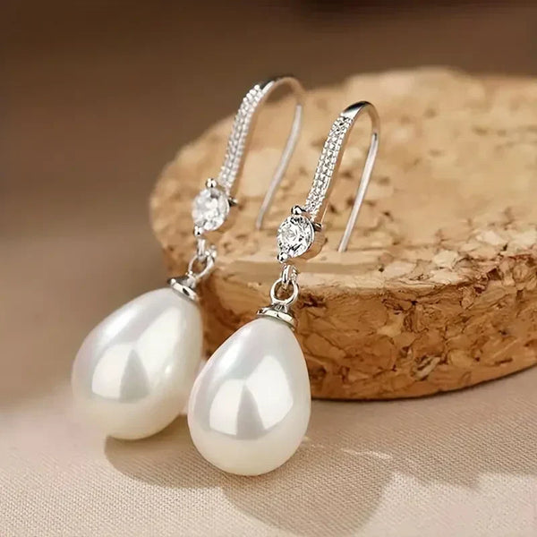 Brincos Pendentes com Pérolas Brilhantes | Ouro Branco