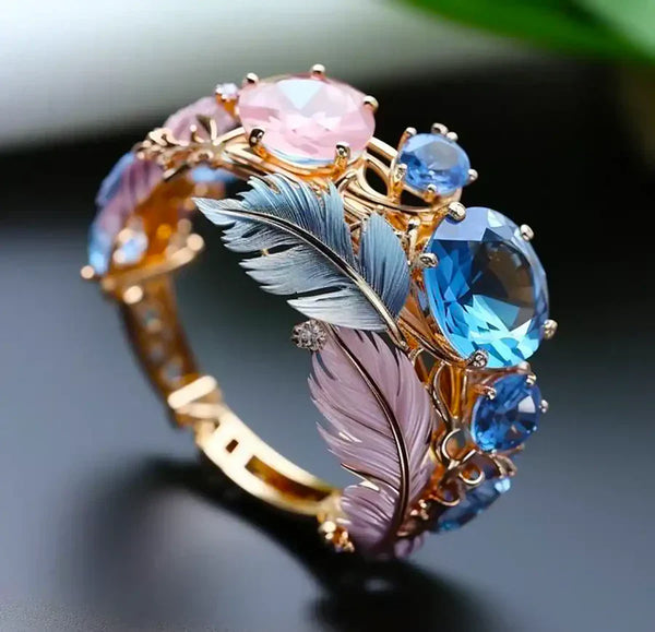Anel Antigo Exótico de Cristal com Pena | Ouro