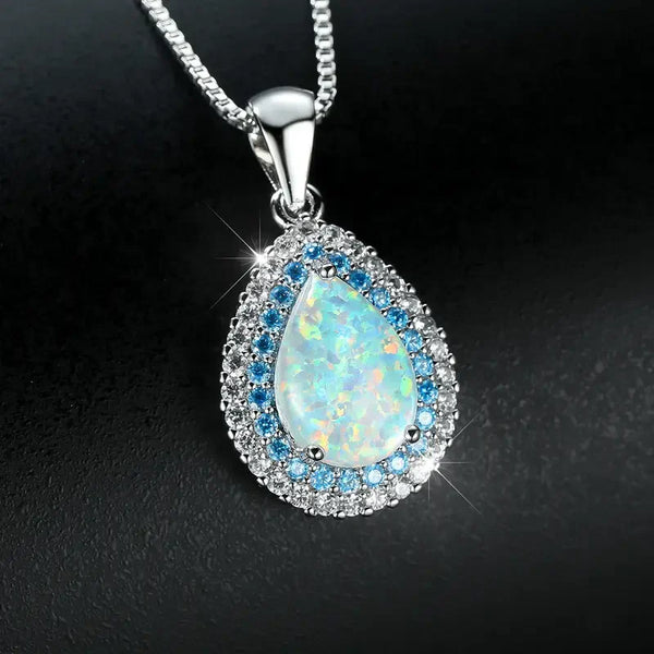 Colar Elegante com Pingente de Opala Azul Brilhante | Ouro Branco