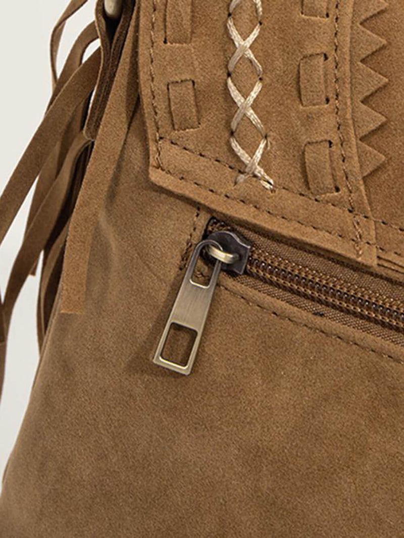 Riley™ - Bolsa artesanal com franjas e fivela