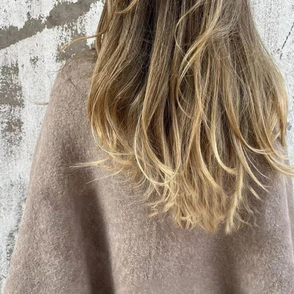 Elise™ - Jaqueta curta com mangas flare chiques
